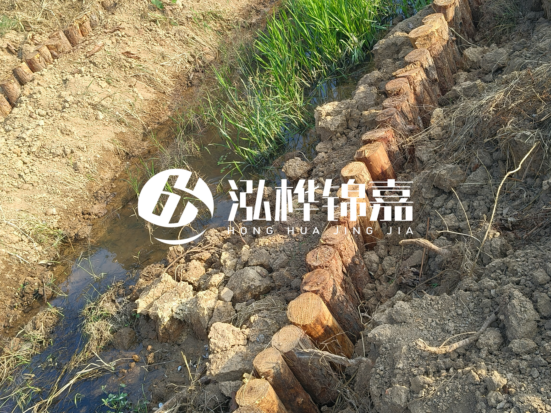 松木樁批發(fā)廠家泓樺錦嘉-樁間距指的是什么間距？